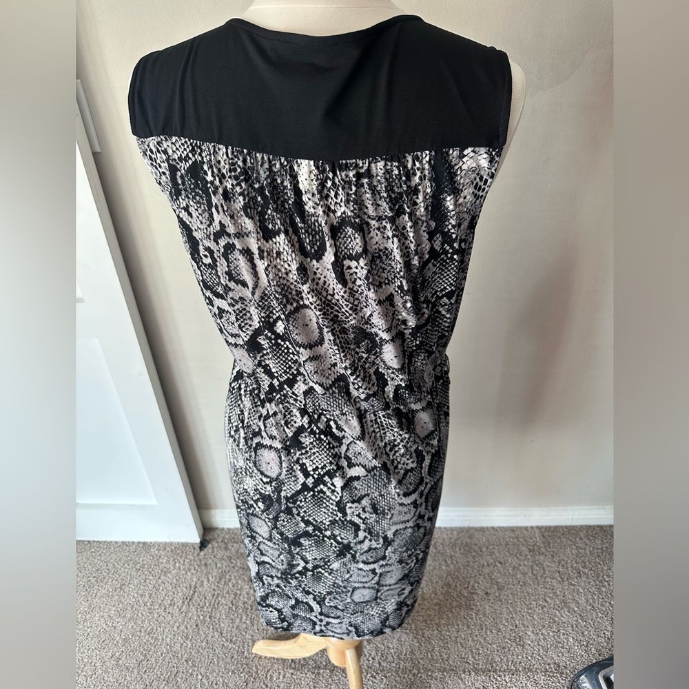 BCBGmaxazria Dress Snake Reptile Print size Large - Picture 3 of 8